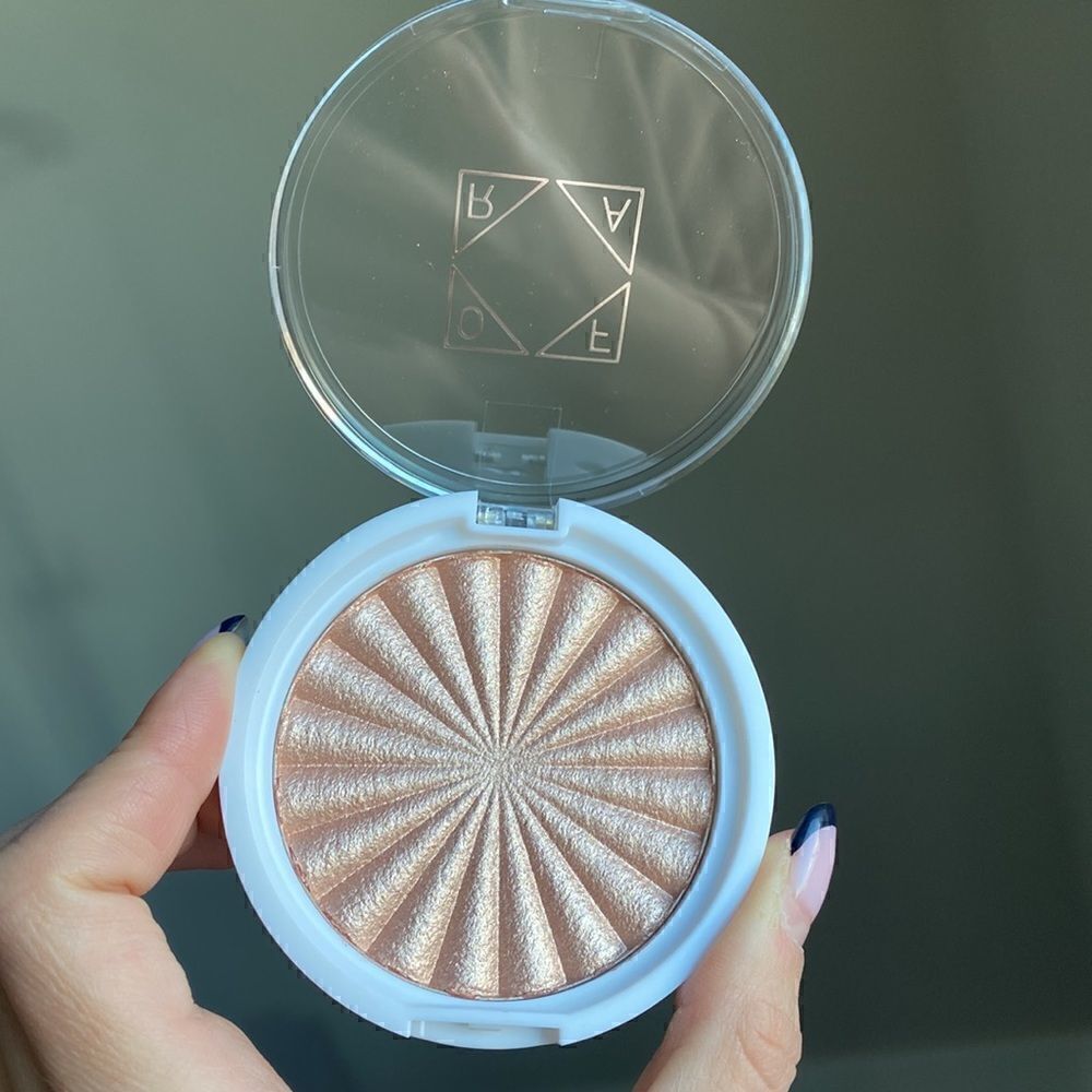 5 Piece Makeup Bundle-Not Used - Picture 2 of 9